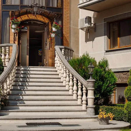 黛安娜酒店 4* Skhidnytsia